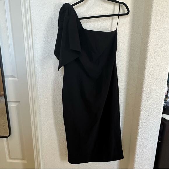 Dress The Population Tiffany Midi One Shoulder Dress in Black - Picture 2 of 5